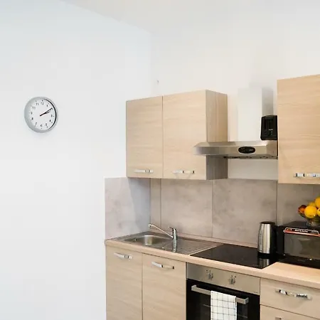 Apartment Next To The Charles Bridge